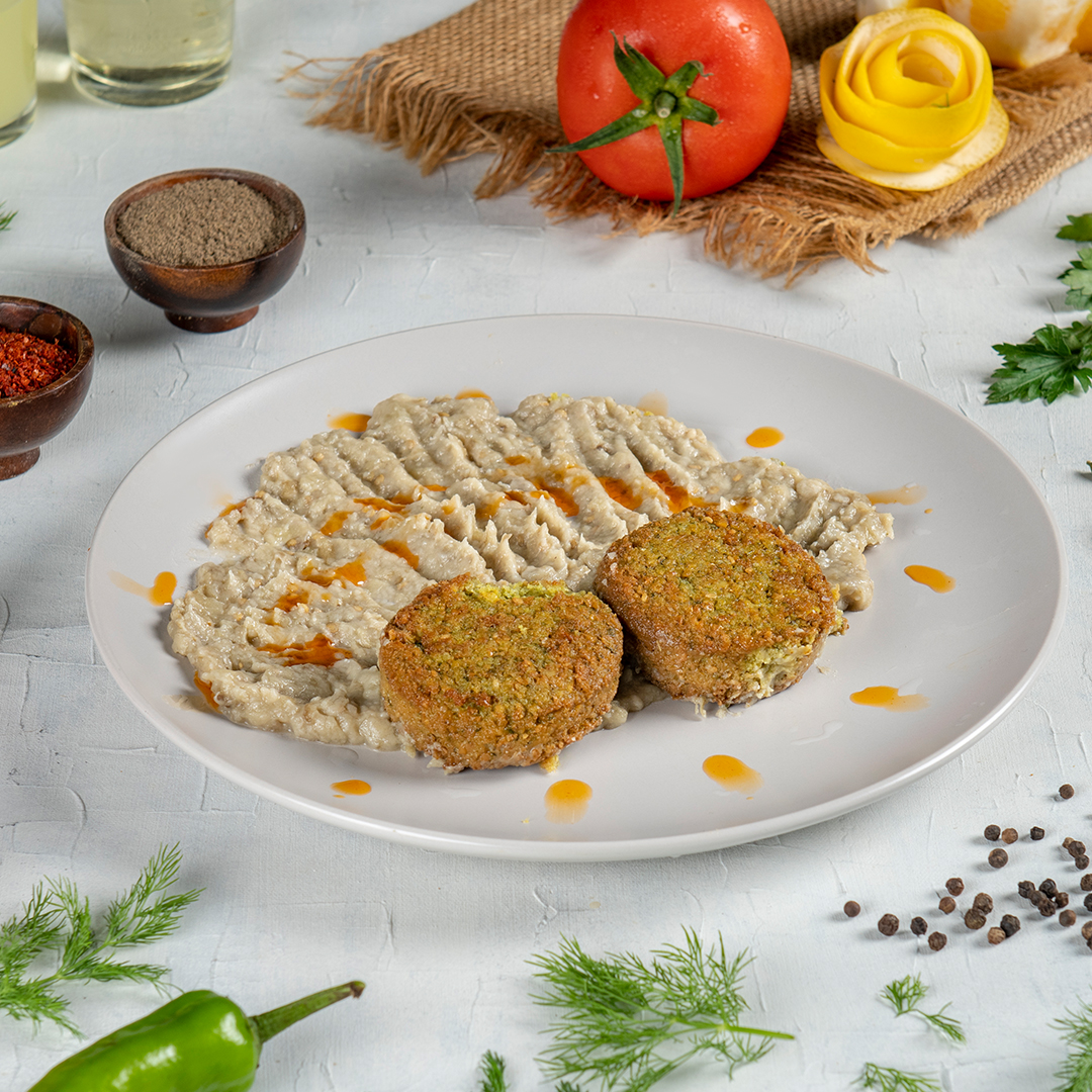 Vegan Patlıcan Beğendi Yatağı Falafel